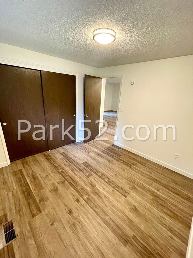 Building Photo - $500 Off First Full Month! -3 Bedroom Ramb...