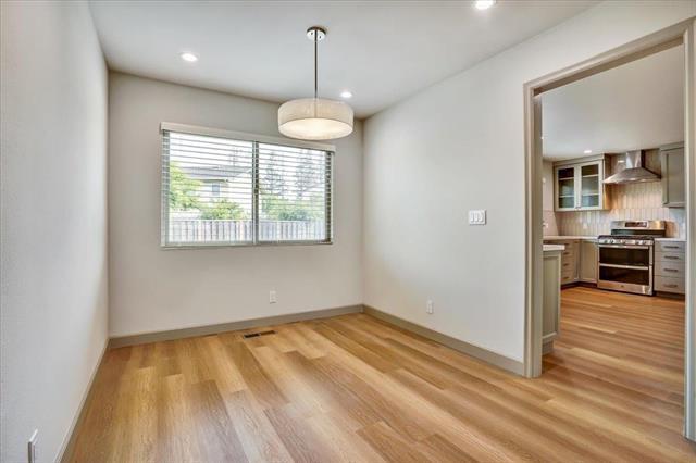 Building Photo - 3283 Fronda Dr