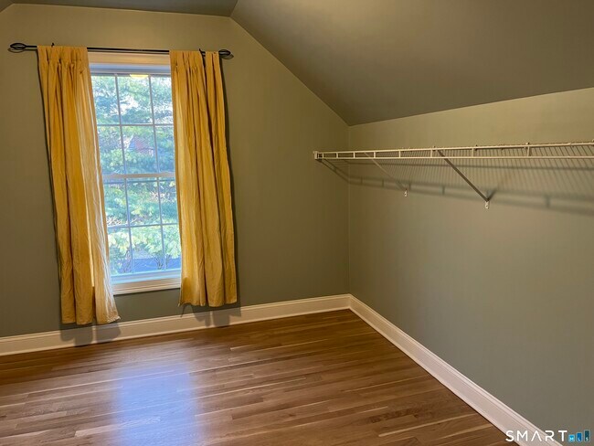 Building Photo - 22 Alcott Way