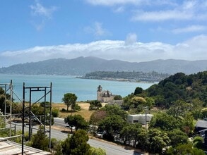 Building Photo - BEAUTIFULLY UPDATED TWO BED / ONE BATH TIBURON CONDO WITH PANORAMIC VIEWS