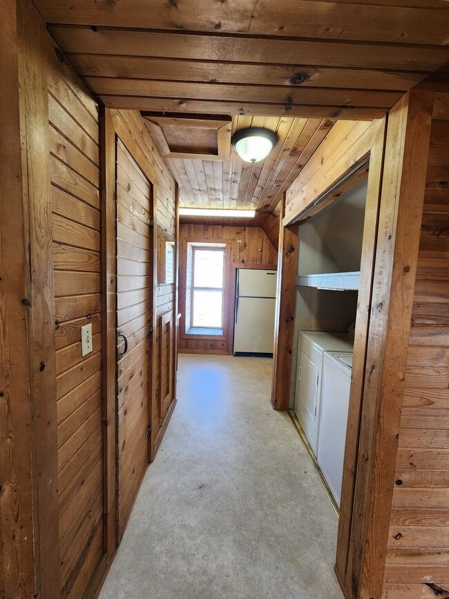 Building Photo - 705 E Montgomery St