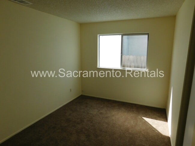 Building Photo - Great 3bd/2ba Home with 2 Car Garage!