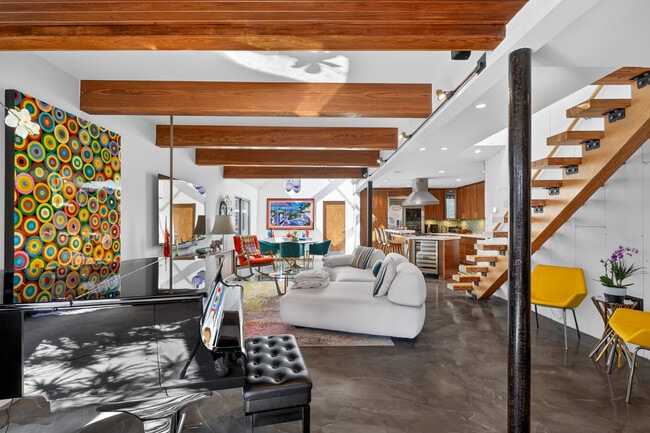 Building Photo - 219 Colton St