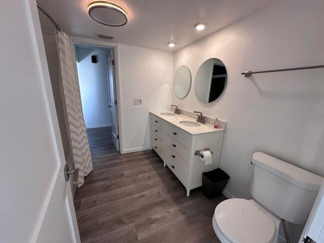 Building Photo - 14 Ridgewood Cir