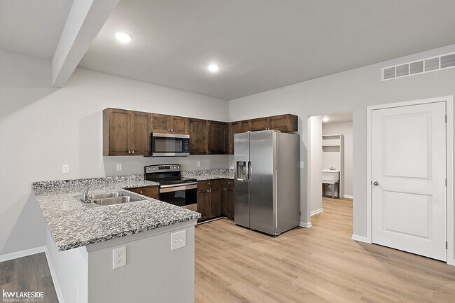 Building Photo - 51410 Tides Dr