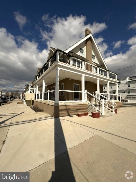 Building Photo - 29 S Weymouth Ave
