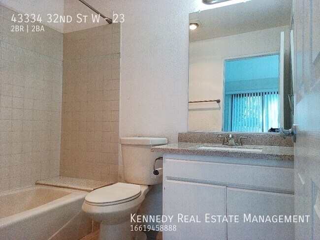 Building Photo - Spacious Single Story Condo in Gated Commu...