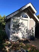 Building Photo - 5409 Kingswood Dr