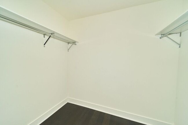 Building Photo - Sweet 2 Bed 2 Full Bath Downtown Indy Condo with Balcony Views!