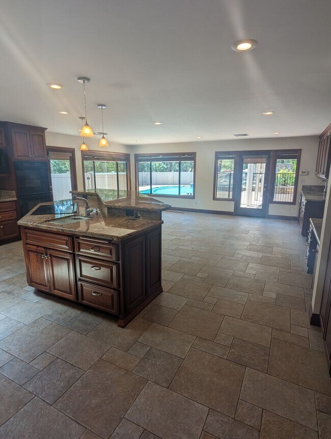 Building Photo - Luxury 5 Bedroom Home in Palo Verde Ranch