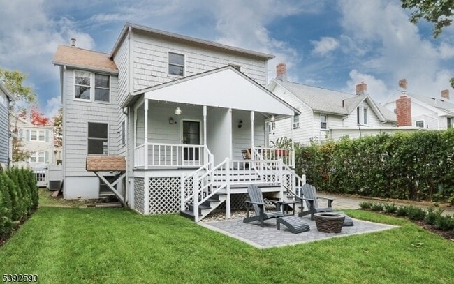 Building Photo - 24 Montague Pl