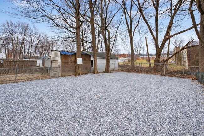 Building Photo - 148 Winnikee Ave