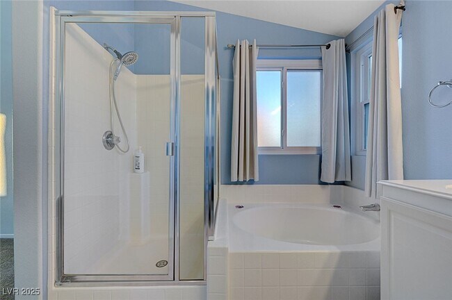 Building Photo - 5470 Logville St