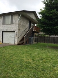 Building Photo - 670w13