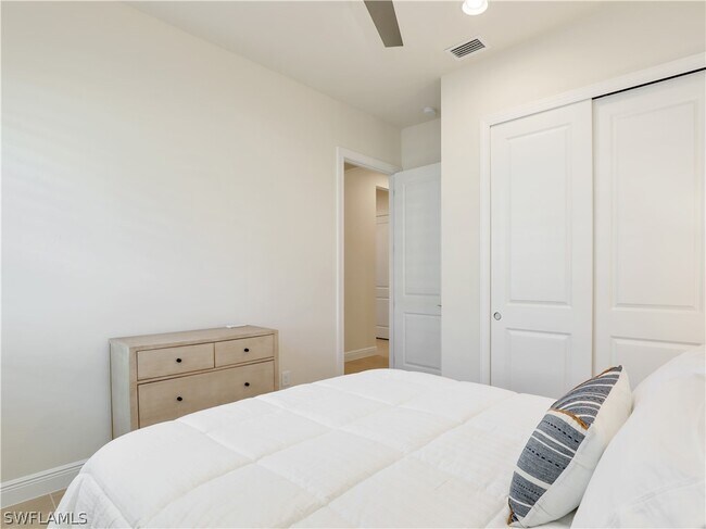 Building Photo - 9288 Cayman Dr