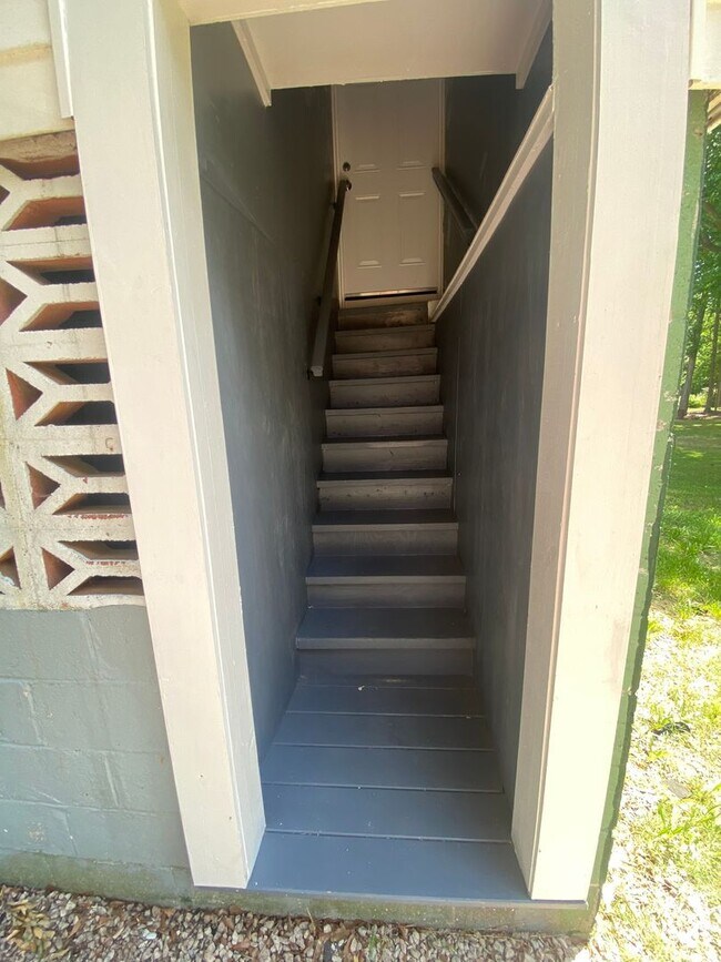 Building Photo - Mobley