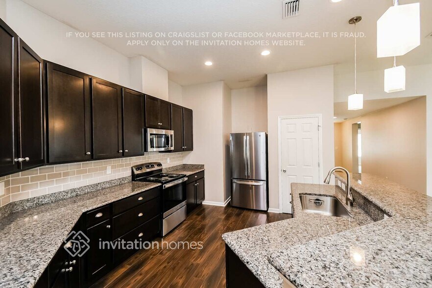 Building Photo - 12439 Acosta Oaks Dr