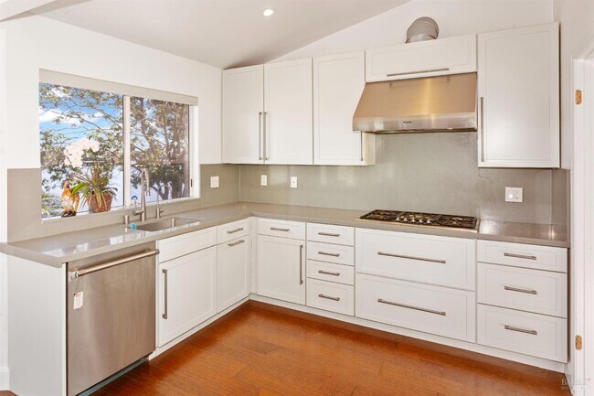 Building Photo - 8 Caribe Isle