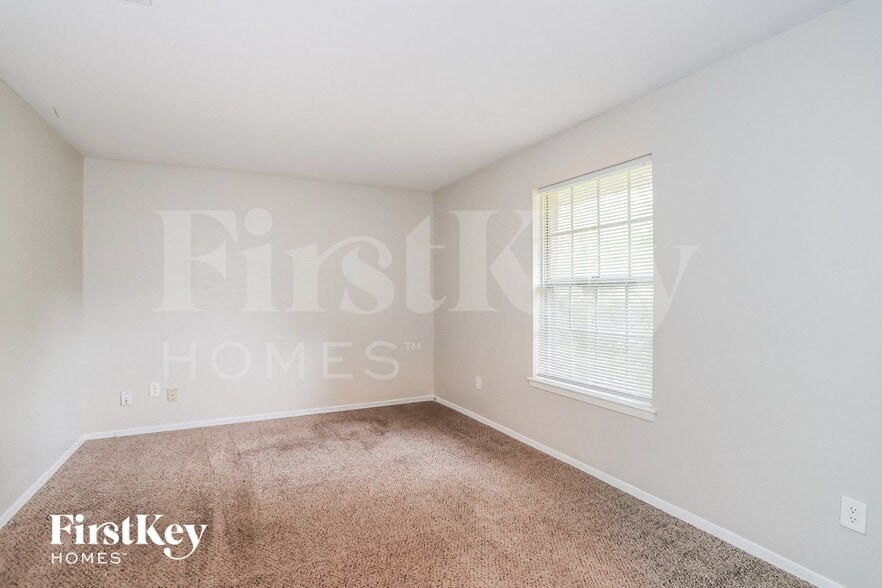 Building Photo - 8002 Larkspur Dr