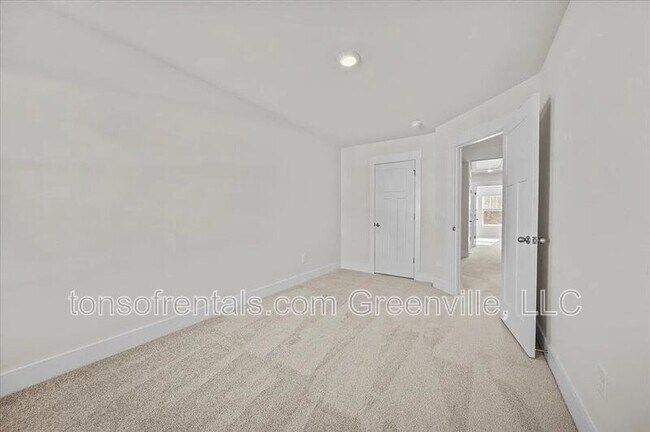 Building Photo - 448 Ml Pk Wy