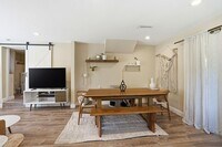 Building Photo - Beautiful Spacious 3-bedroom 2-Bath in Oakland!