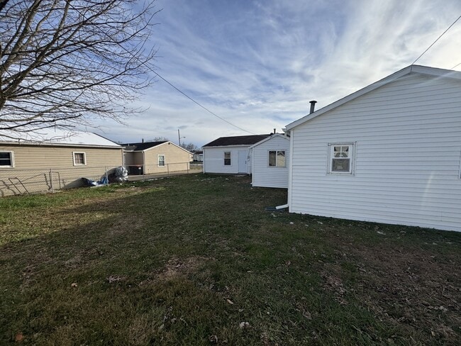 Building Photo - 580 Edgewood Dr