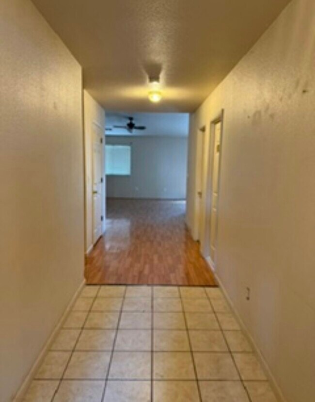 Building Photo - 3947 W Delta Ave