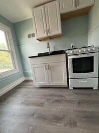 Building Photo - Gorgeous 1-bedroom, Second floor! Apartmen...