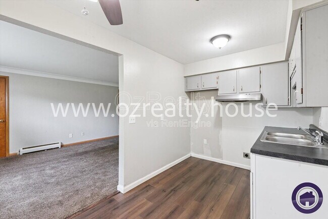 Building Photo - 1733 Christian Ave