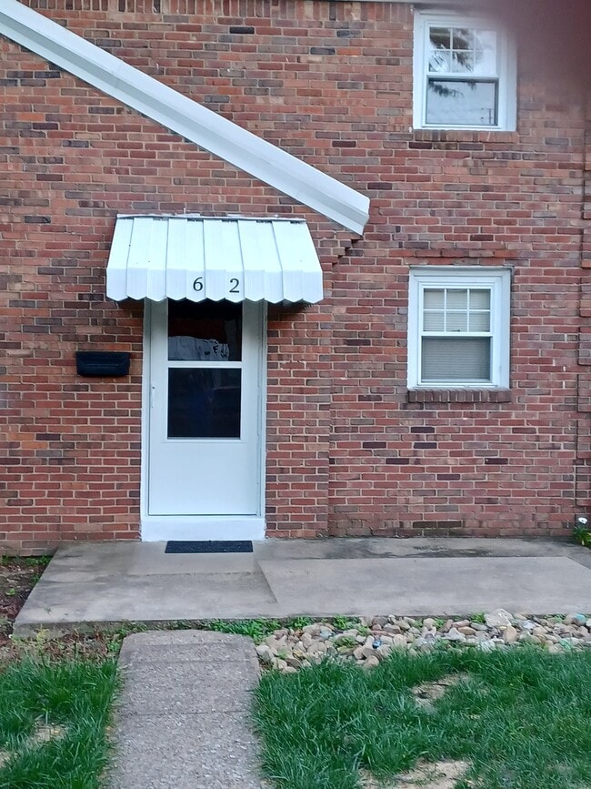 Front porch - 62 Wenzell Pl