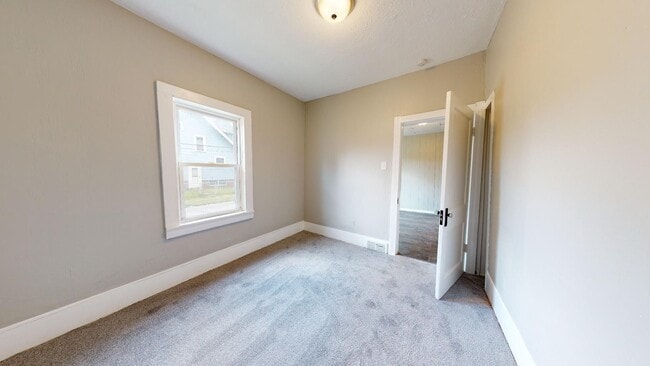 Building Photo - 4023 Valley Rd