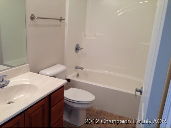 Full Bath Upstairs - 3818 Balmoral Dr