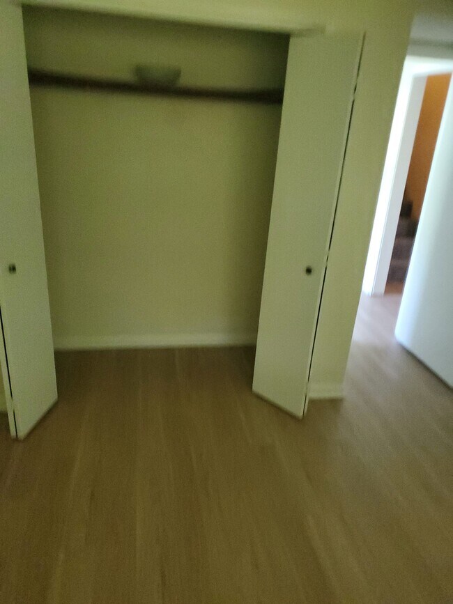 Building Photo - 1925 Heatherwood Dr