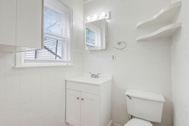 Building Photo - Newly Renovated - 3 Bed, 1.5 Bath Single-Family Home w/ Garage!!