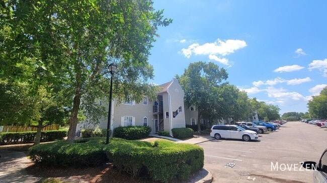 Building Photo - 729 Bragg Dr