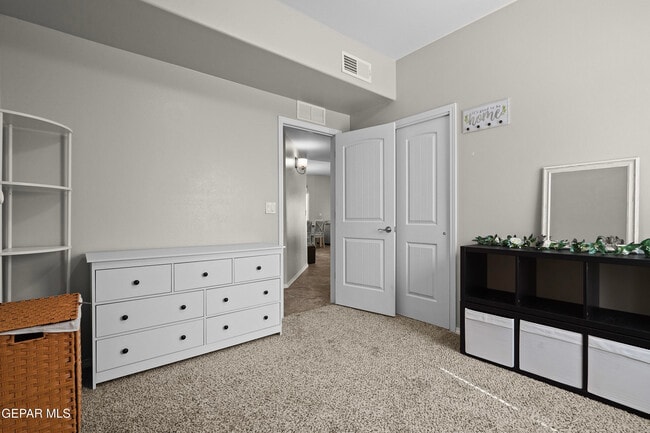 Building Photo - 13616 Samlesbury Ave