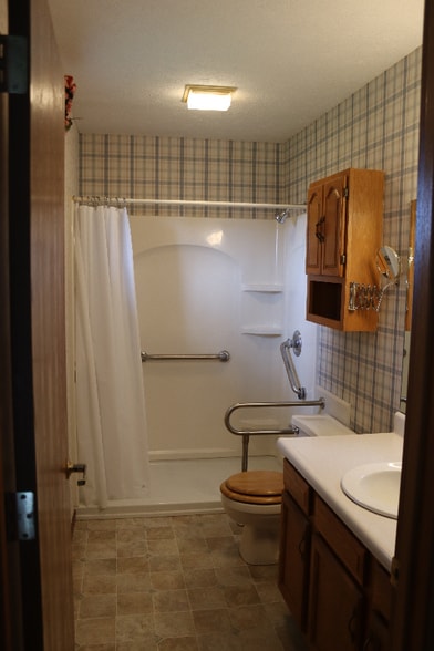 Building Photo - 1953 Greenbrier Ave