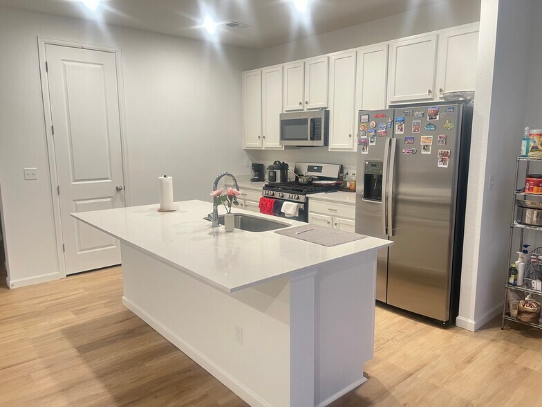 Building Photo - 24789 E 39th Ave