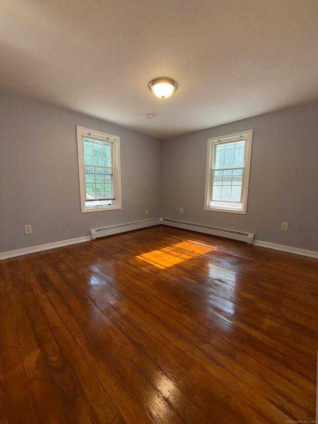 Building Photo - 15 Mellow Ct