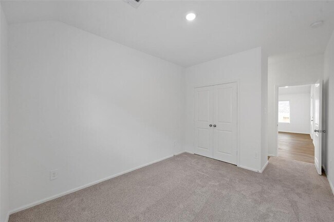 Building Photo - 3609 Oakvale Dr