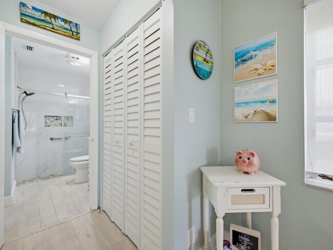 Building Photo - 5800 Princess Palm Ct