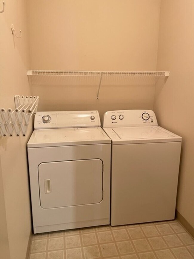 Building Photo - Beautiful 3 Bed 2.5 Bath Townhome in Talus, Issaquah