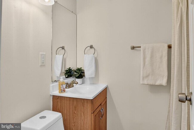 Building Photo - 6015 Ticonderoga Ct