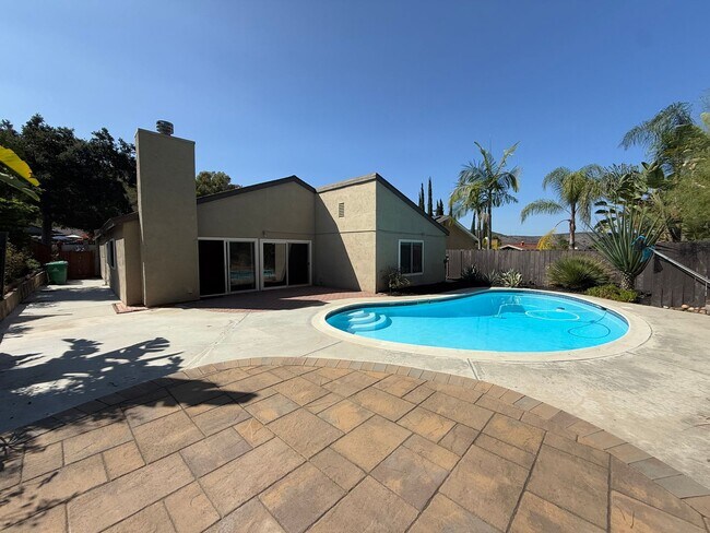 Building Photo - Gorgeous 3B/2BA House w/ Swimming Pool, A/...