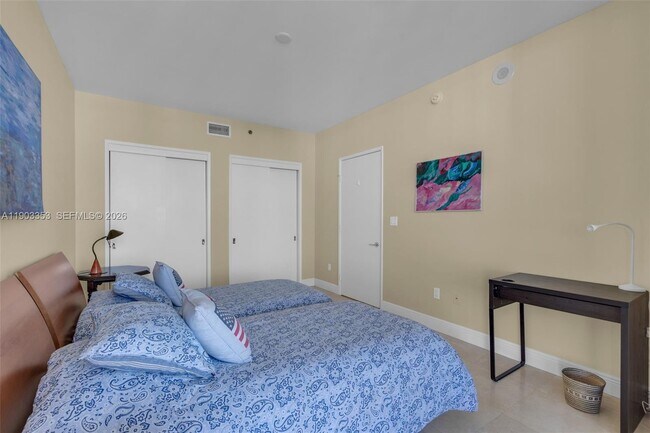 Building Photo - 791 Crandon Blvd