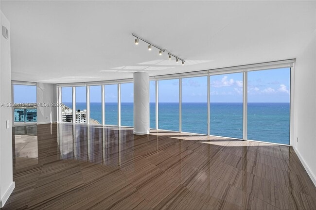 Building Photo - 2711 S Ocean Dr