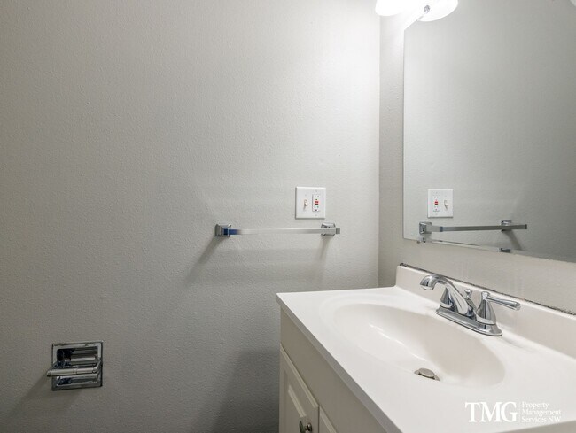 Building Photo - HildebrandtSD-2