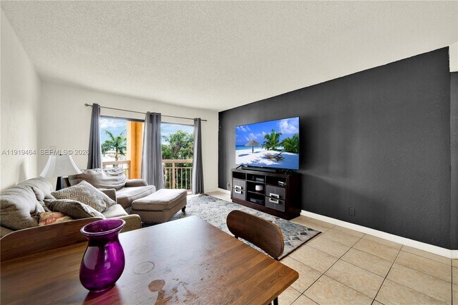 Building Photo - 8290 Lake Dr