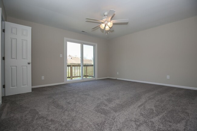 Building Photo - Updated Townhome w/GARAGE in BRANCHWOOD!