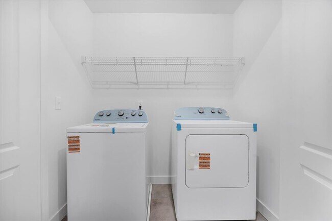 Building Photo - 304 Indigo Ct